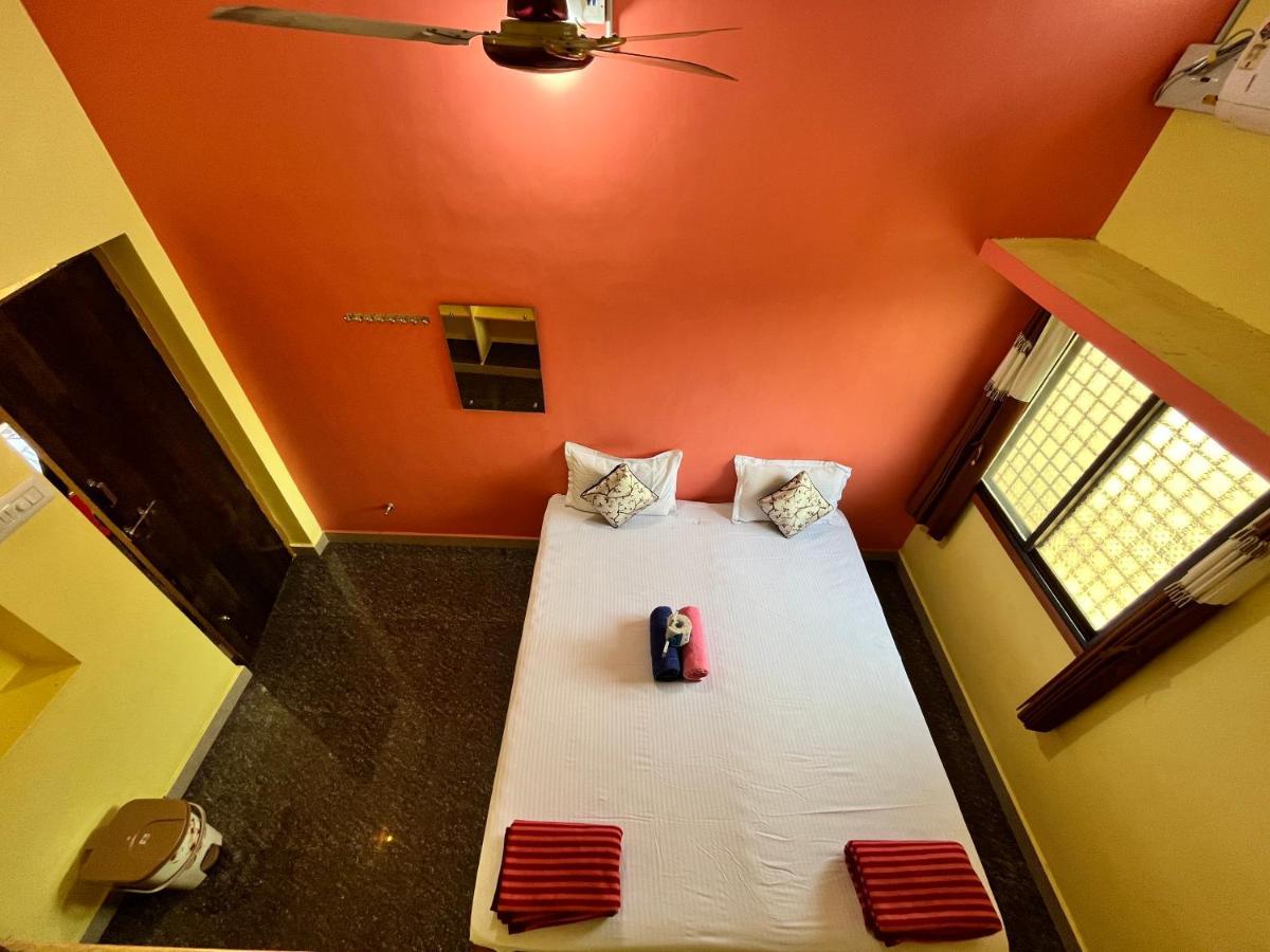 Vaibhav Home Stay Hampi Exterior photo