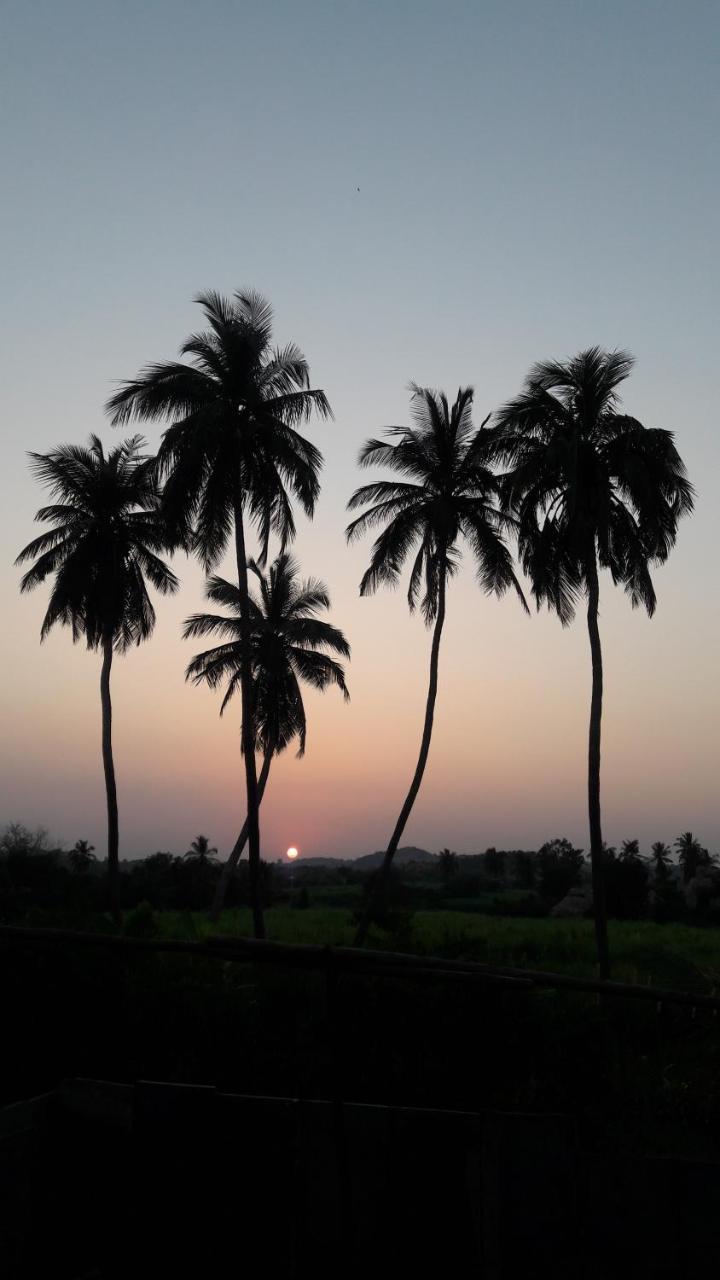 Vaibhav Home Stay Hampi Exterior photo